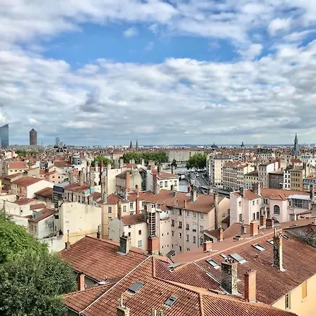 Joli Climatise Avec Terrasse - Centre *