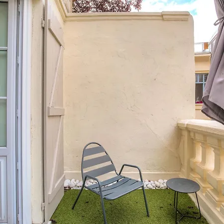Joli Climatise Avec Terrasse - Centre *